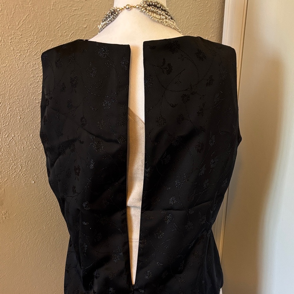 Preston & York Black Floral Top - Picture 3 of 4